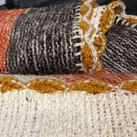 Poncho - Picture 8 of 8